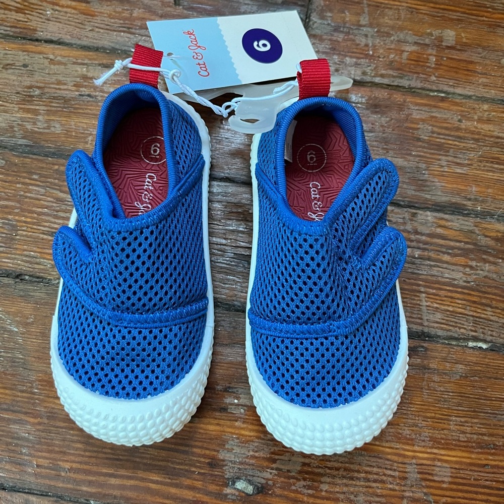 Cat & Jack toddler water shoes